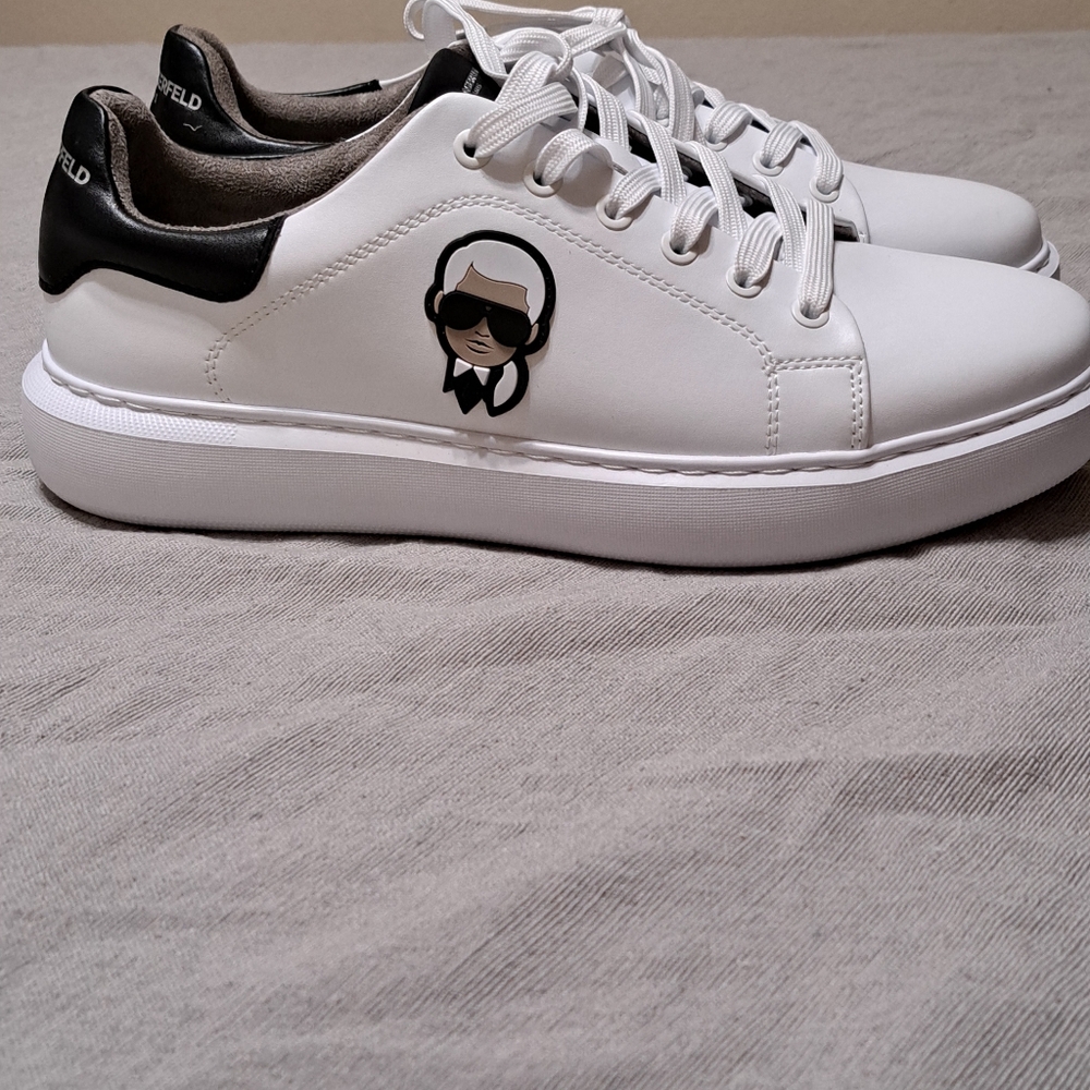 Hello I have a pair of karl lagerfeld sport shoes size 9.5 brand new
